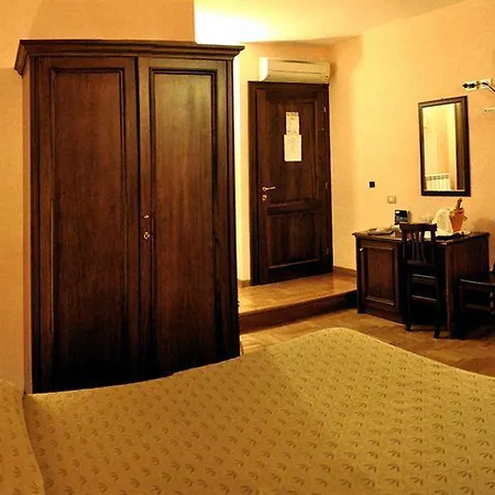 Boncompagni 4* Rome